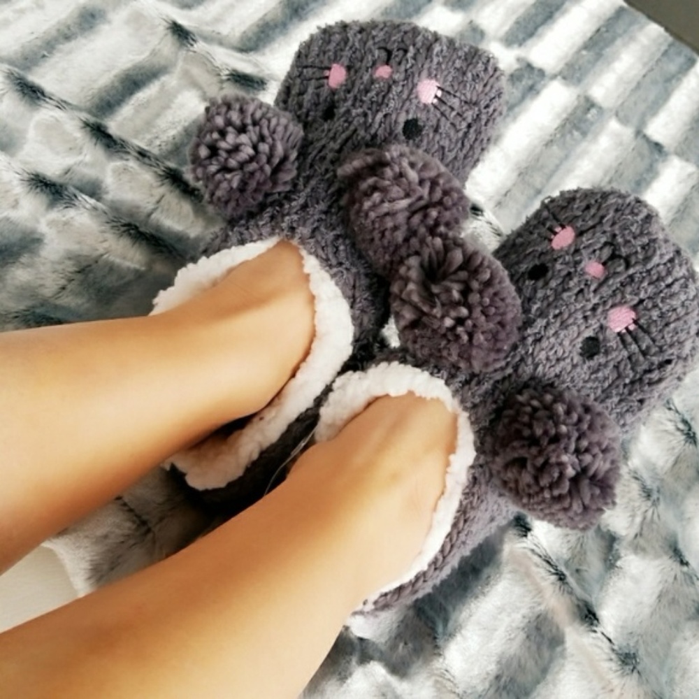 💋LAST DAY/2 LEFT💋CHARCOAL KNIT BUNNY SLIPPERS - Picture 2 of 4